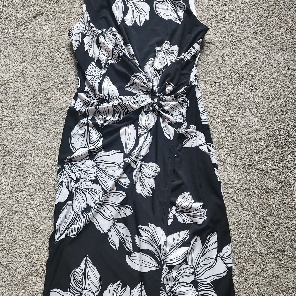 Ladies Size 8 Floral Dress